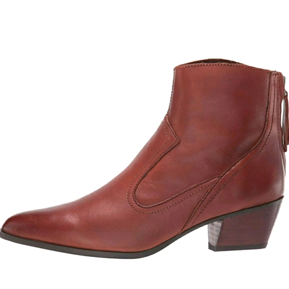 Boot - Picture 3 of 4